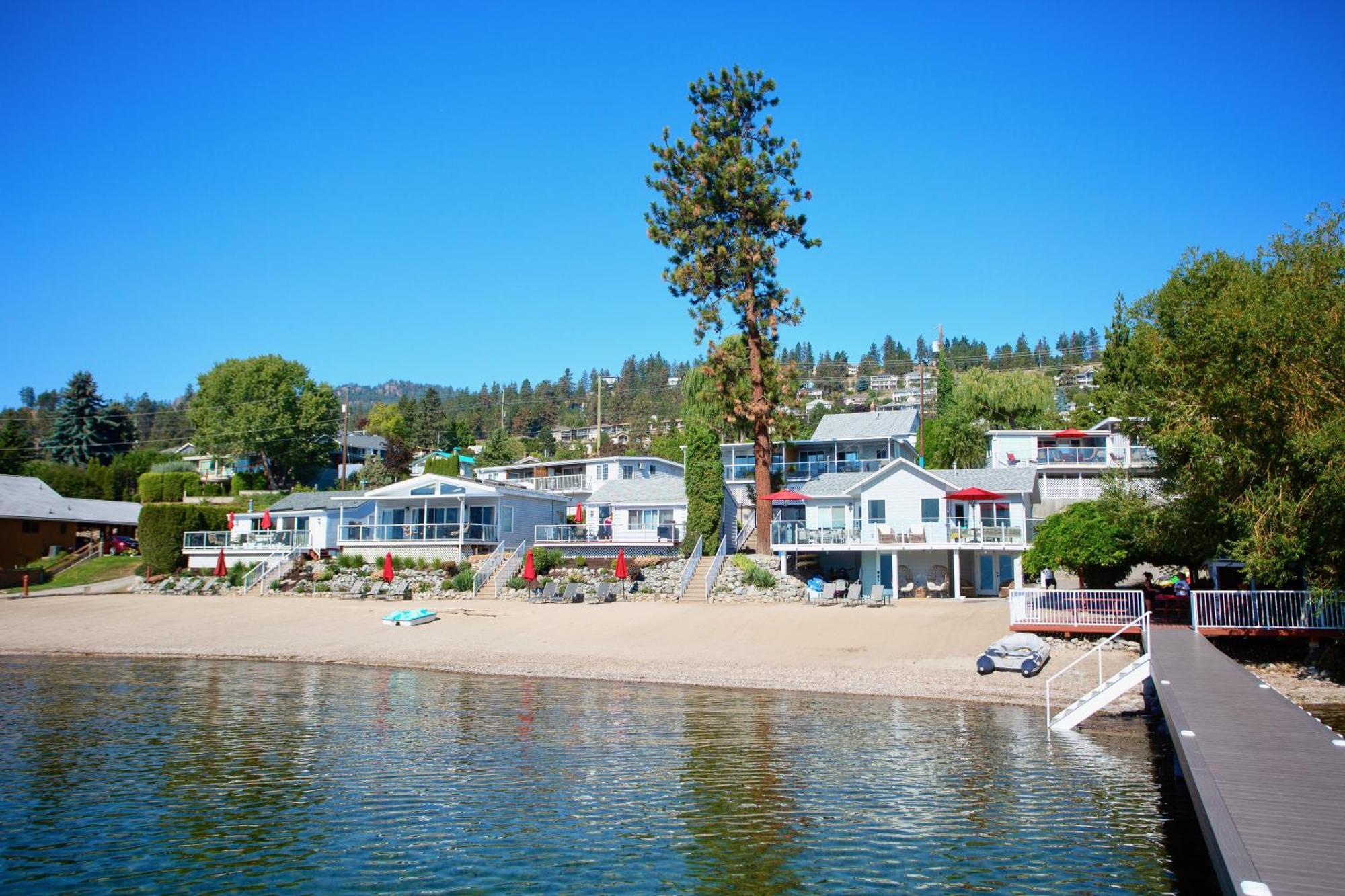 Peachland Beach Resort Extérieur photo