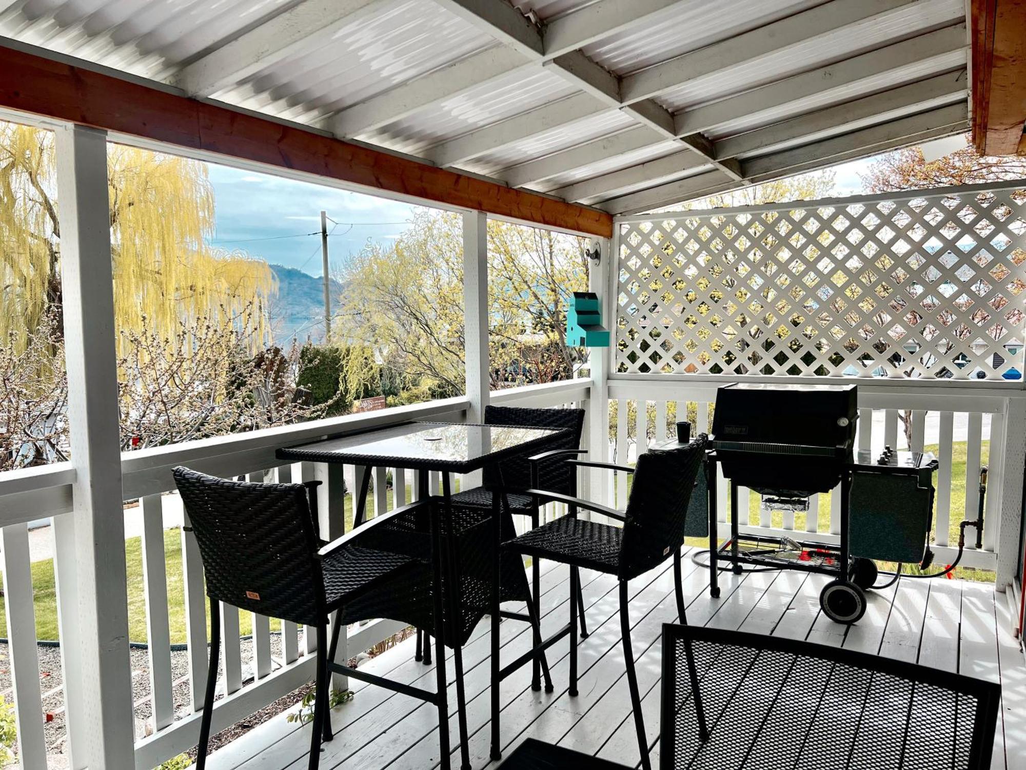 Peachland Beach Resort Extérieur photo