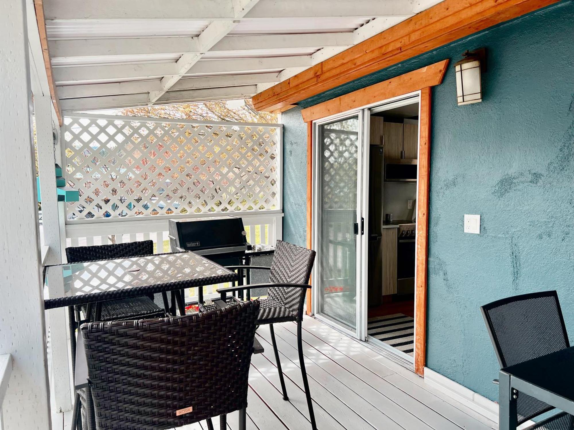 Peachland Beach Resort Extérieur photo