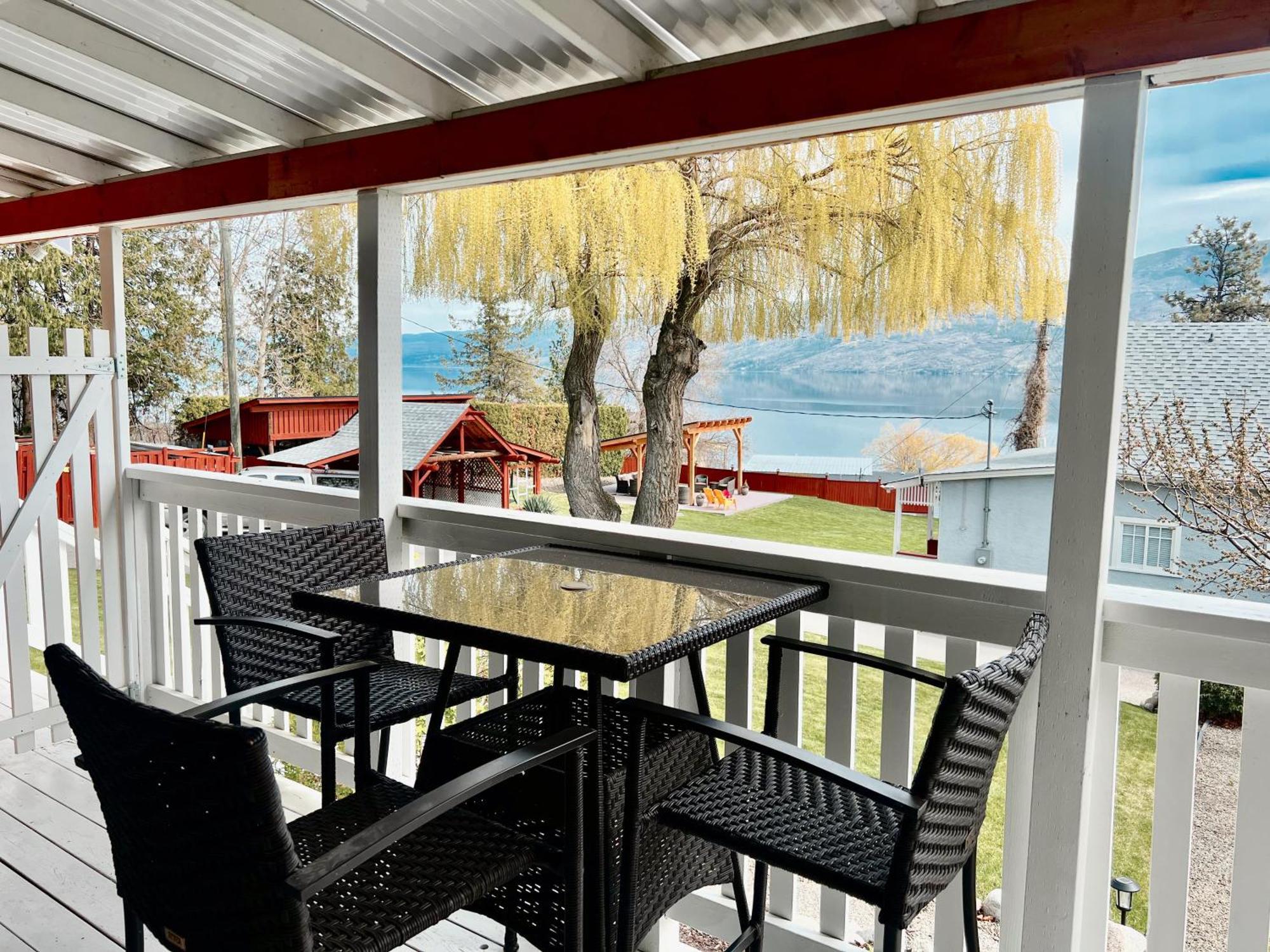 Peachland Beach Resort Extérieur photo