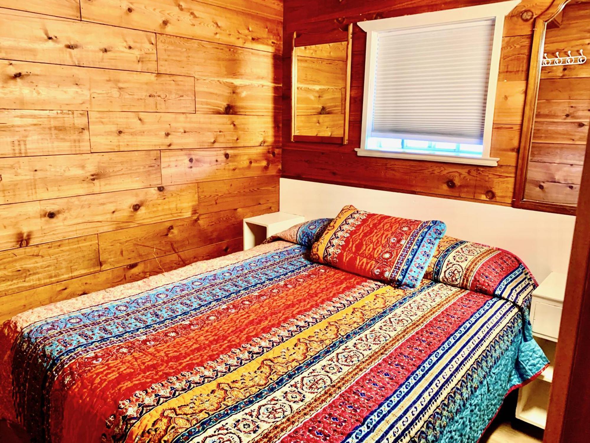Peachland Beach Resort Extérieur photo
