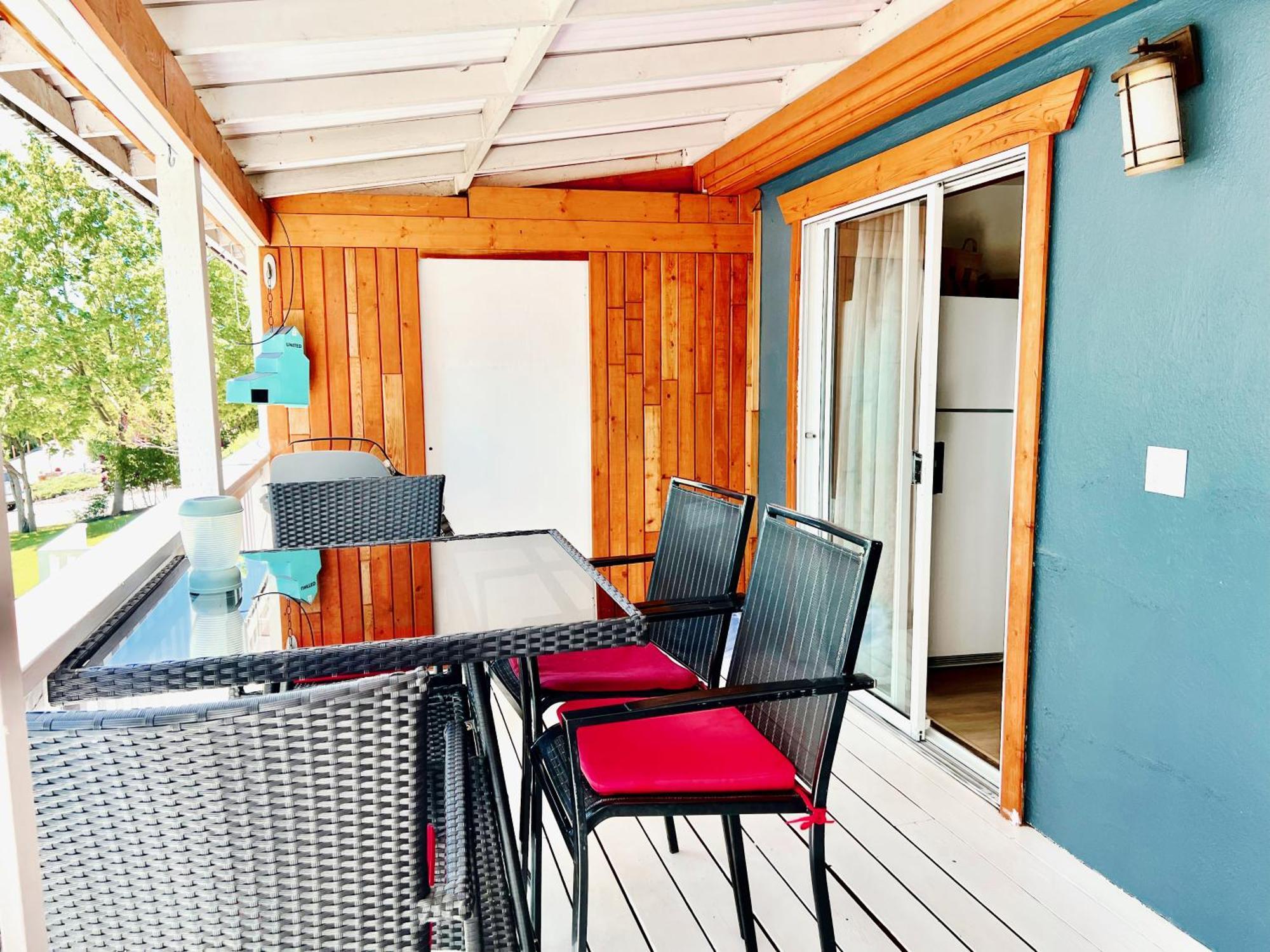 Peachland Beach Resort Extérieur photo