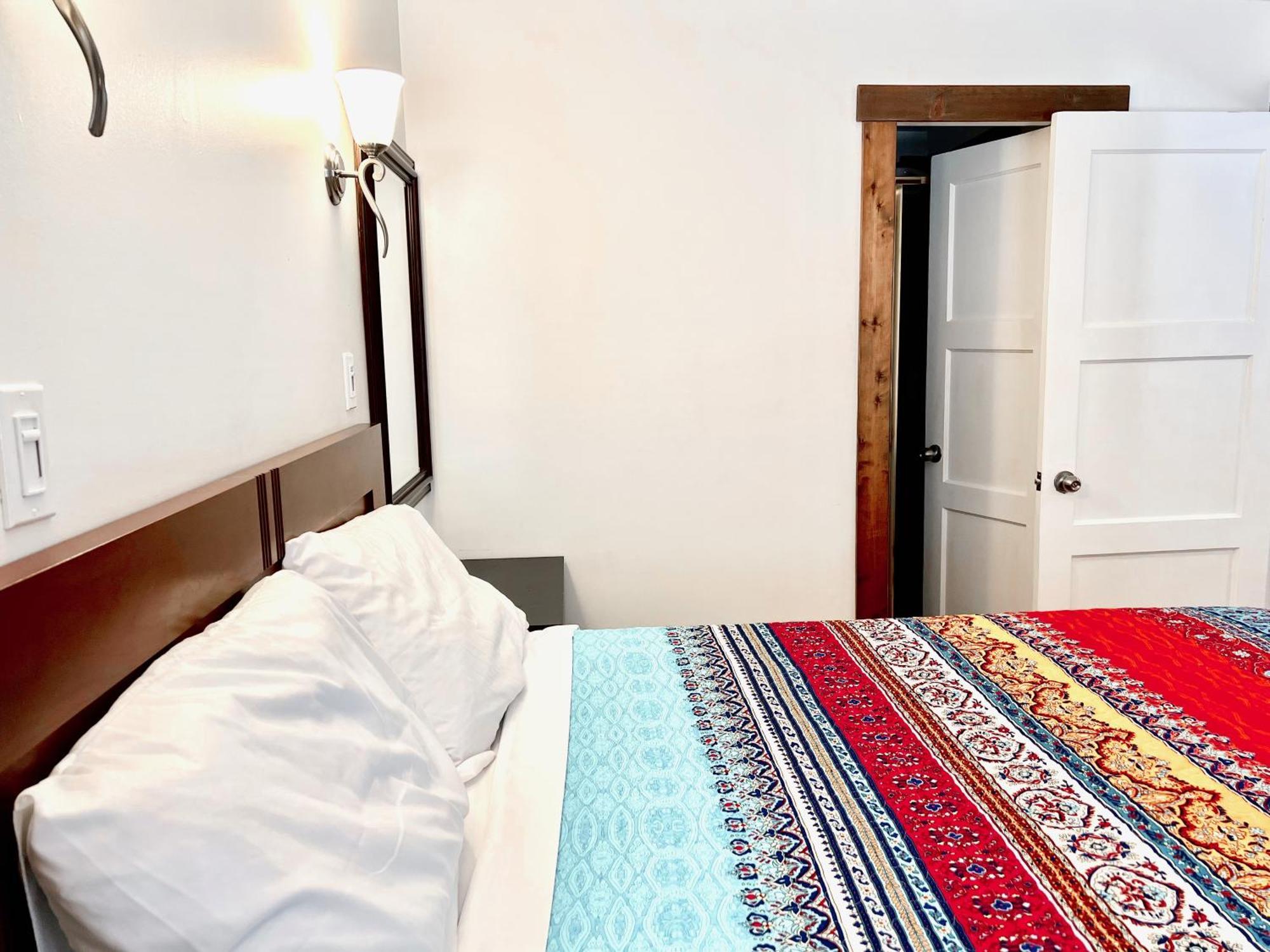 Peachland Beach Resort Extérieur photo