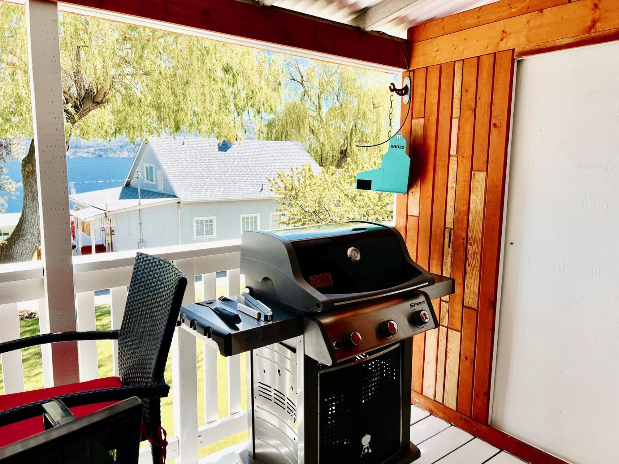 Peachland Beach Resort Extérieur photo
