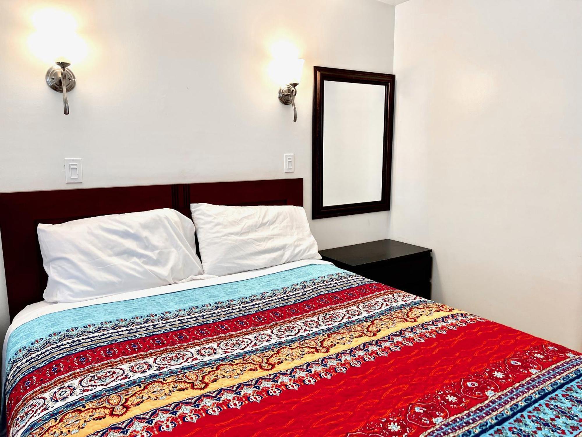 Peachland Beach Resort Extérieur photo