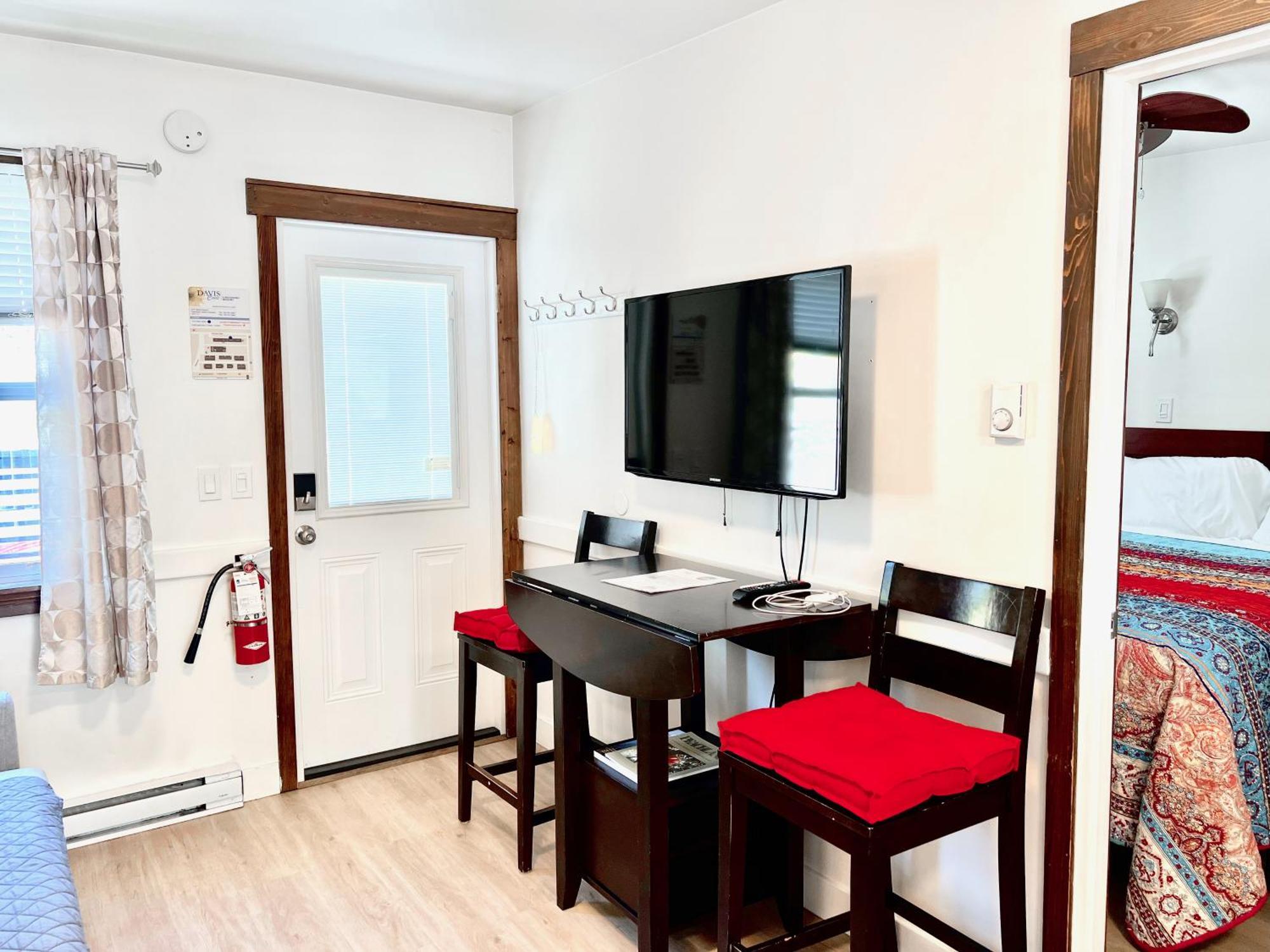 Peachland Beach Resort Extérieur photo