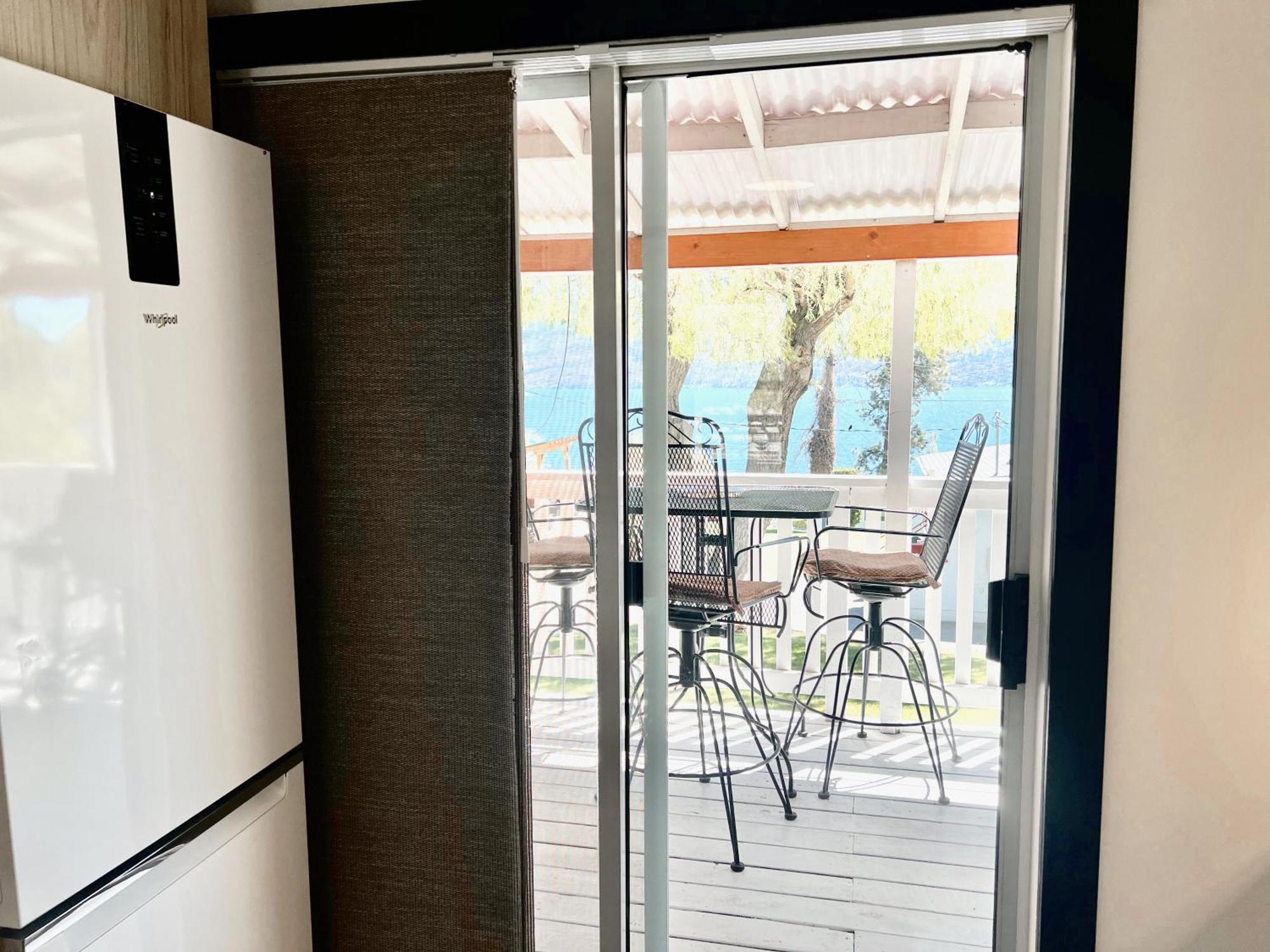 Peachland Beach Resort Extérieur photo