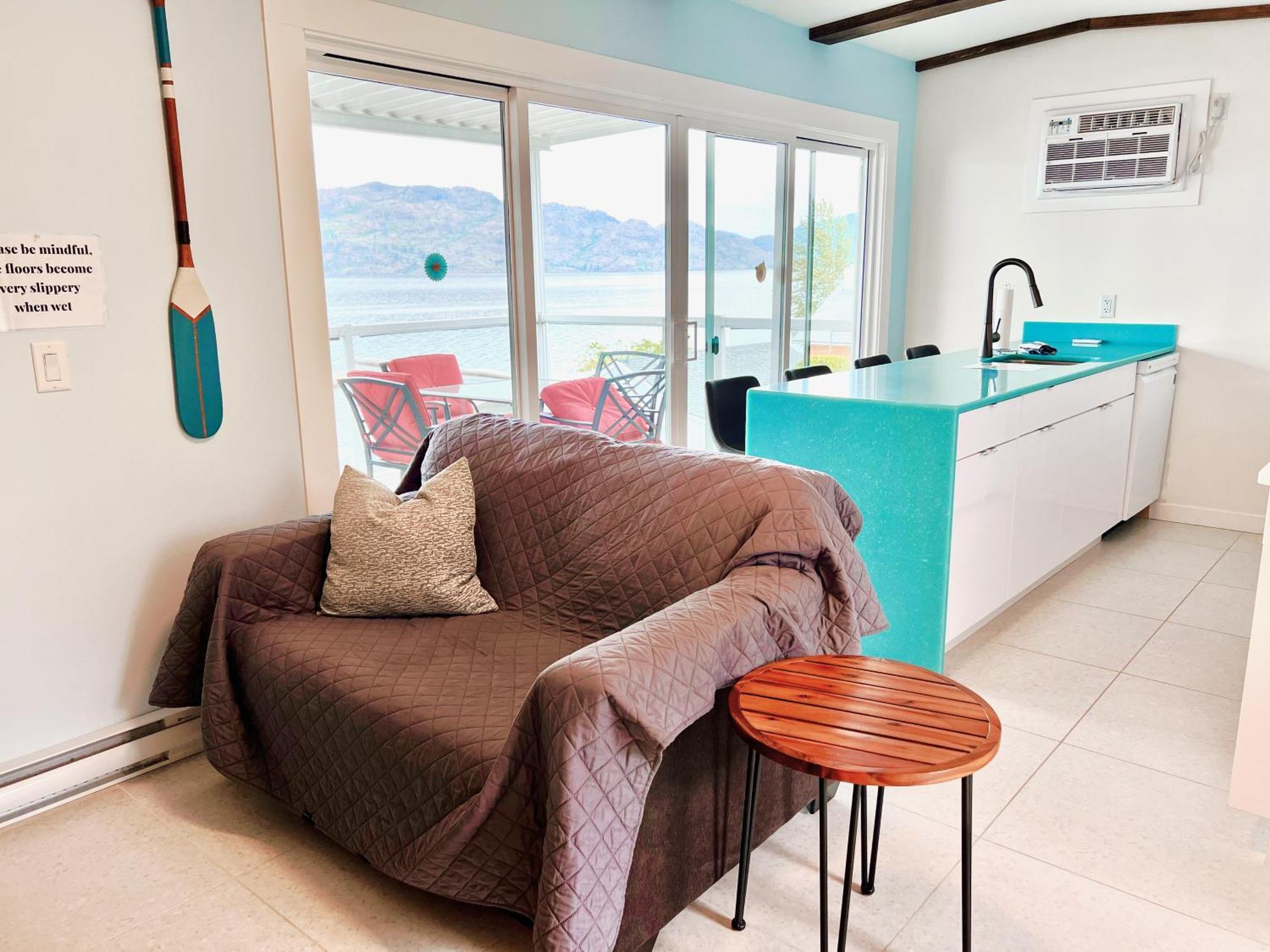 Peachland Beach Resort Extérieur photo